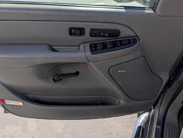 Used 2006 Gray Chevrolet LT image 11
