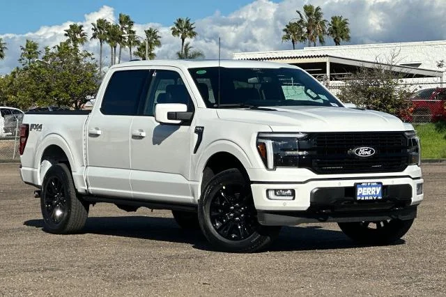 New 2025 Star White Metallic Tri-Coat Ford Platinum® image 24