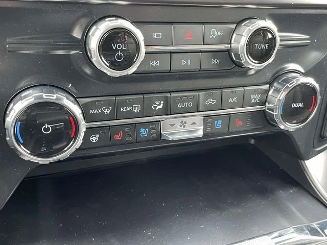 New 2025 White Ford Tremor image 9