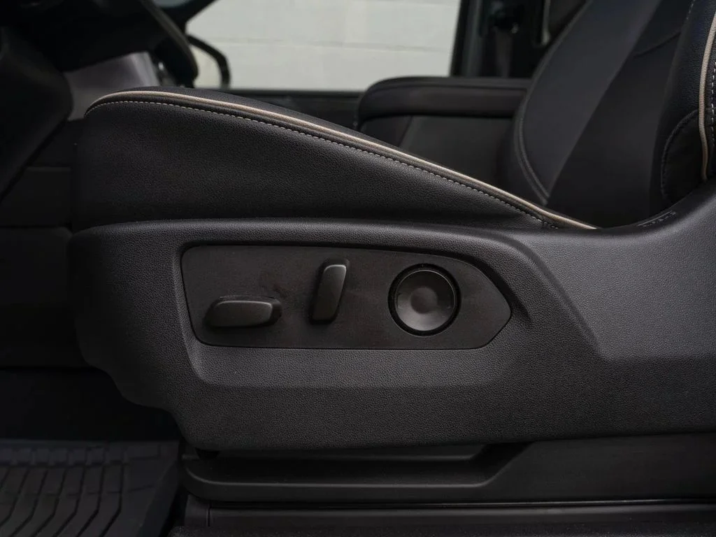 Used 2023 STERLING METALLIC GMC SLT image 21