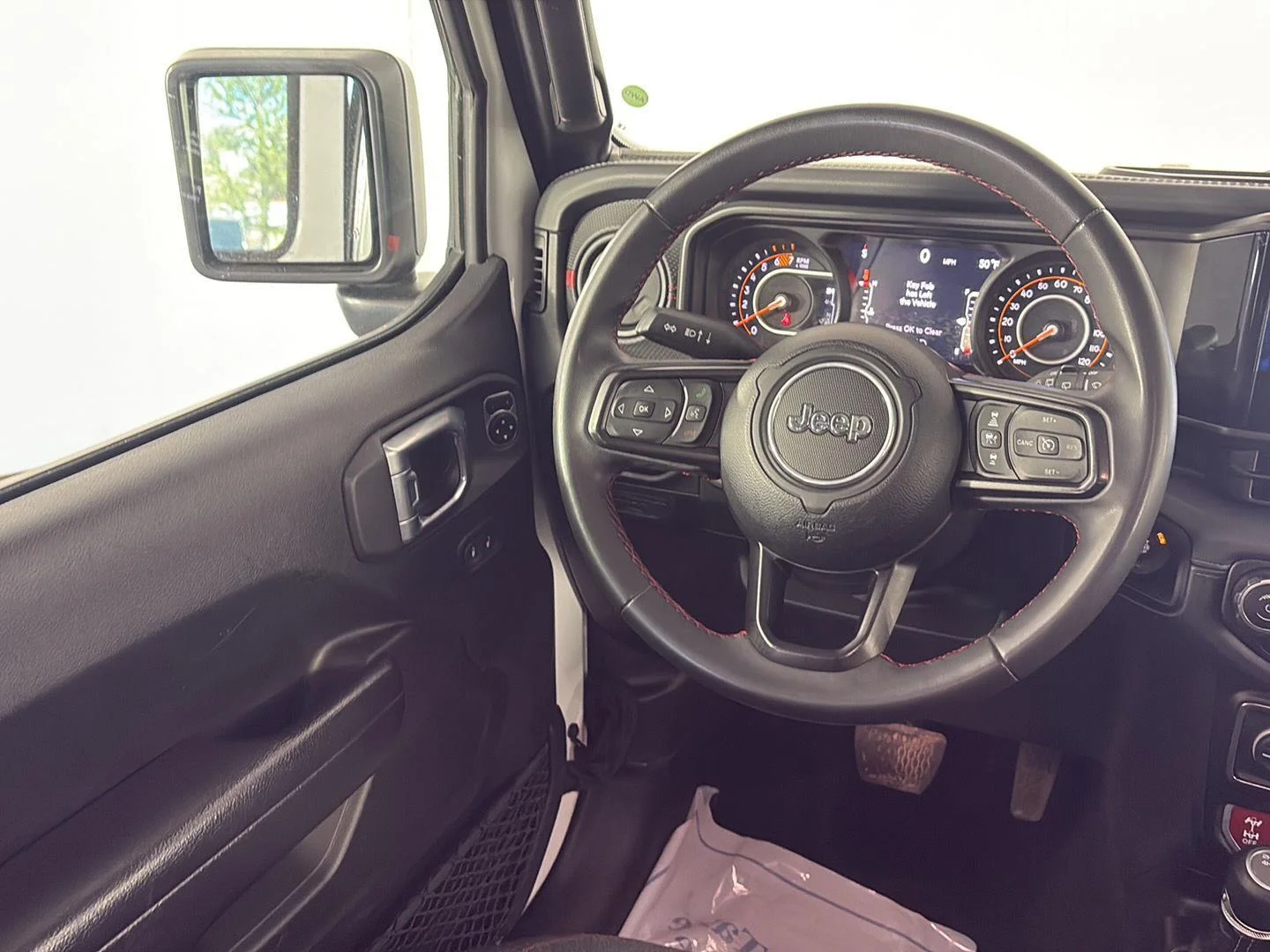 Used 2024 Bright White Clearcoat Jeep Rubicon image 16