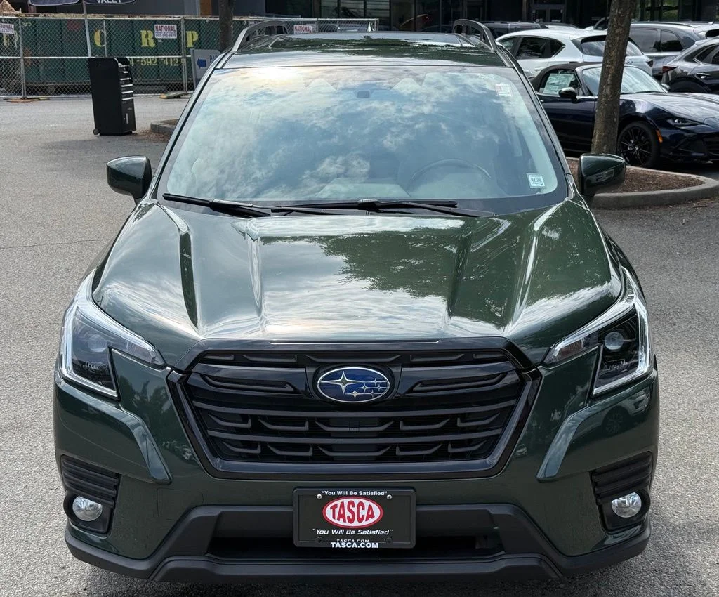 Used 2023 Cascade Green Silica Subaru Premium image 2