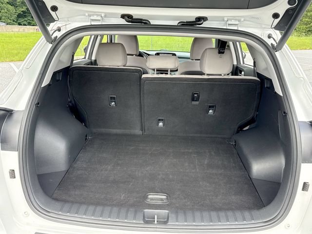 Used 2020 White Hyundai Sport image 23