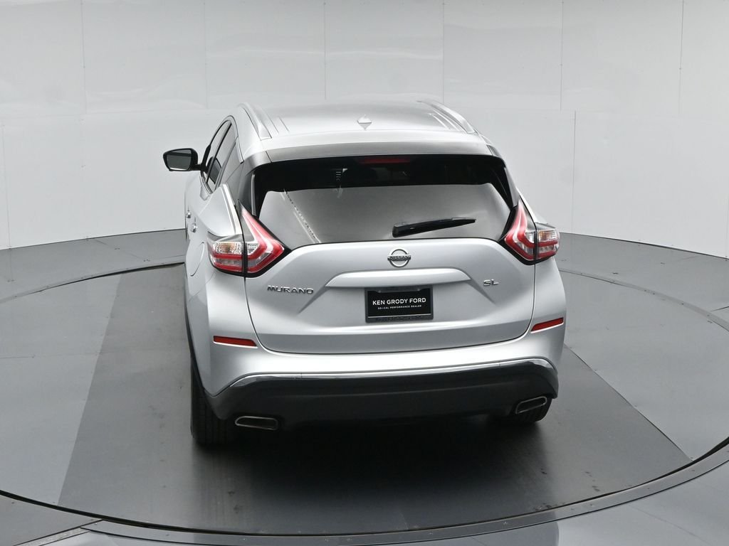 Used 2016 Silver Nissan SL image 38