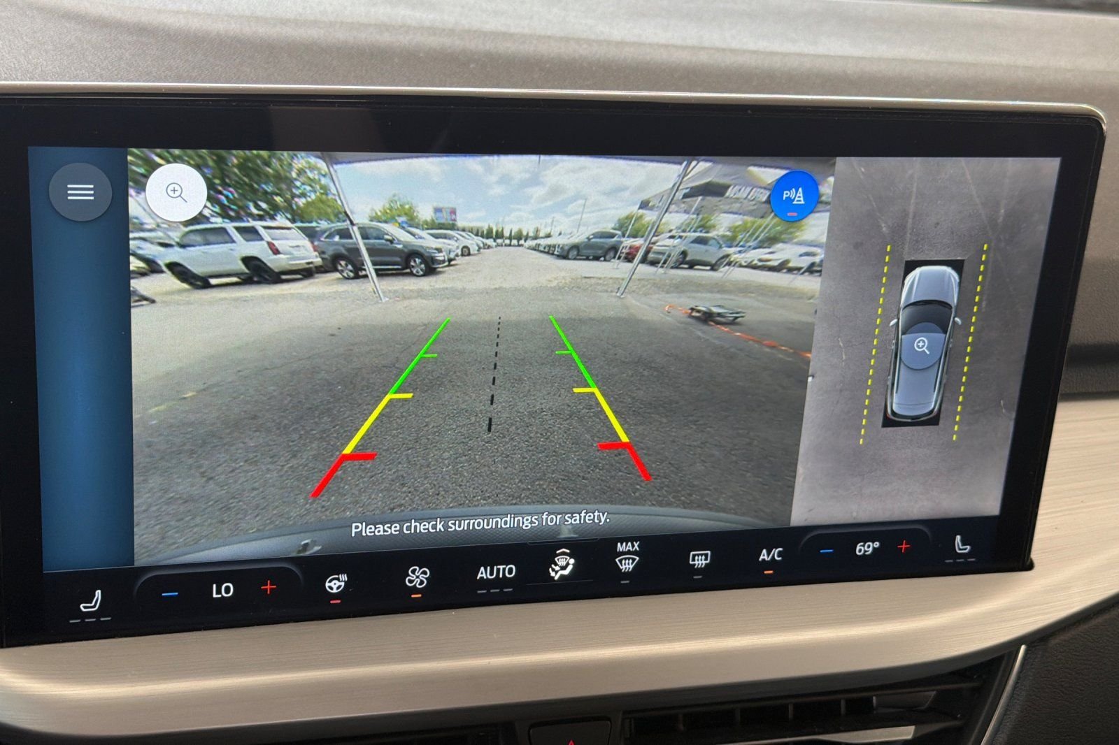 Used 2024  Ford Platinum image 22