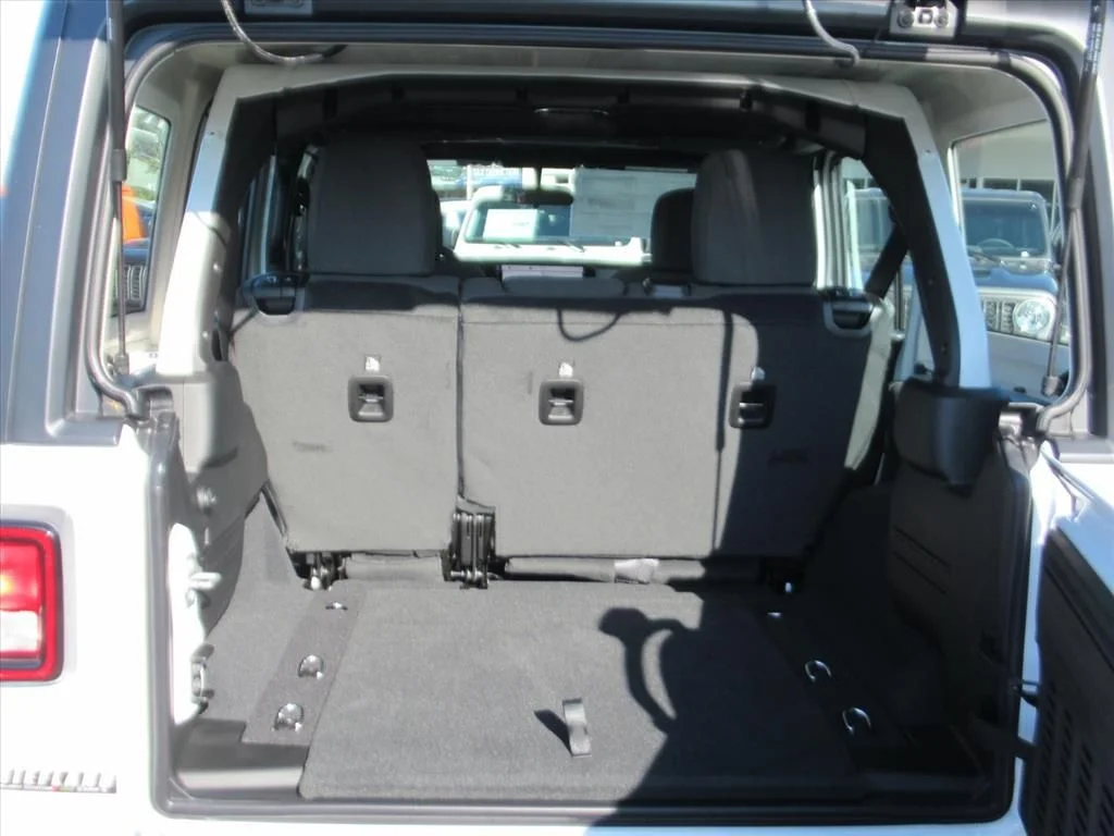 New 2026 Bright White Clear-Coat Exterior Paint Jeep Sport image 29