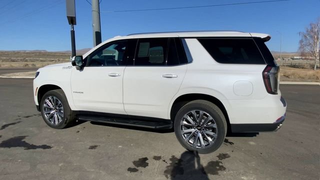 Certified Used 2025 Iridescent Pearl Tricoat Chevrolet High Country image 6