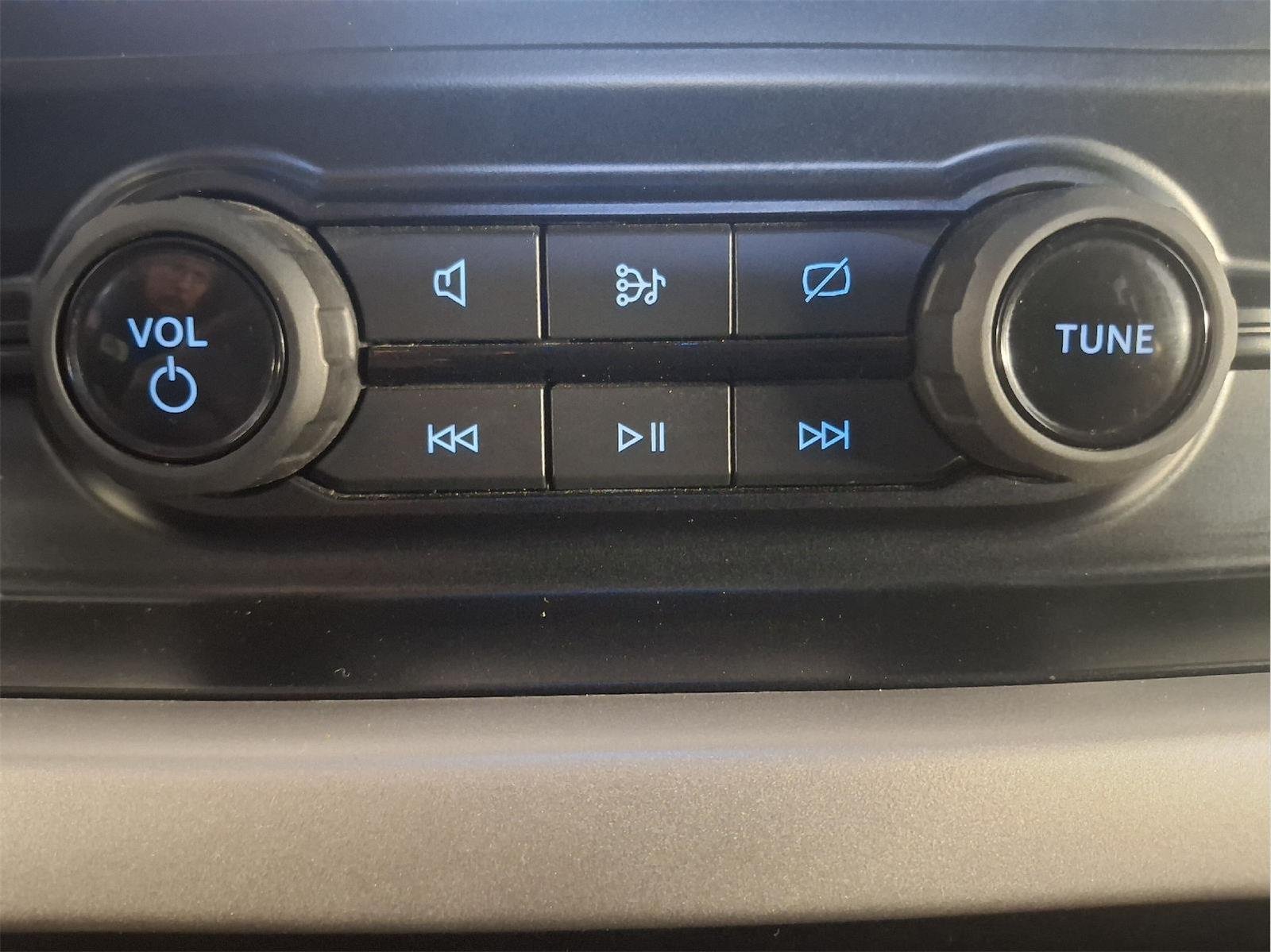 Used 2023 Iconic Silver Ford XLT image 24