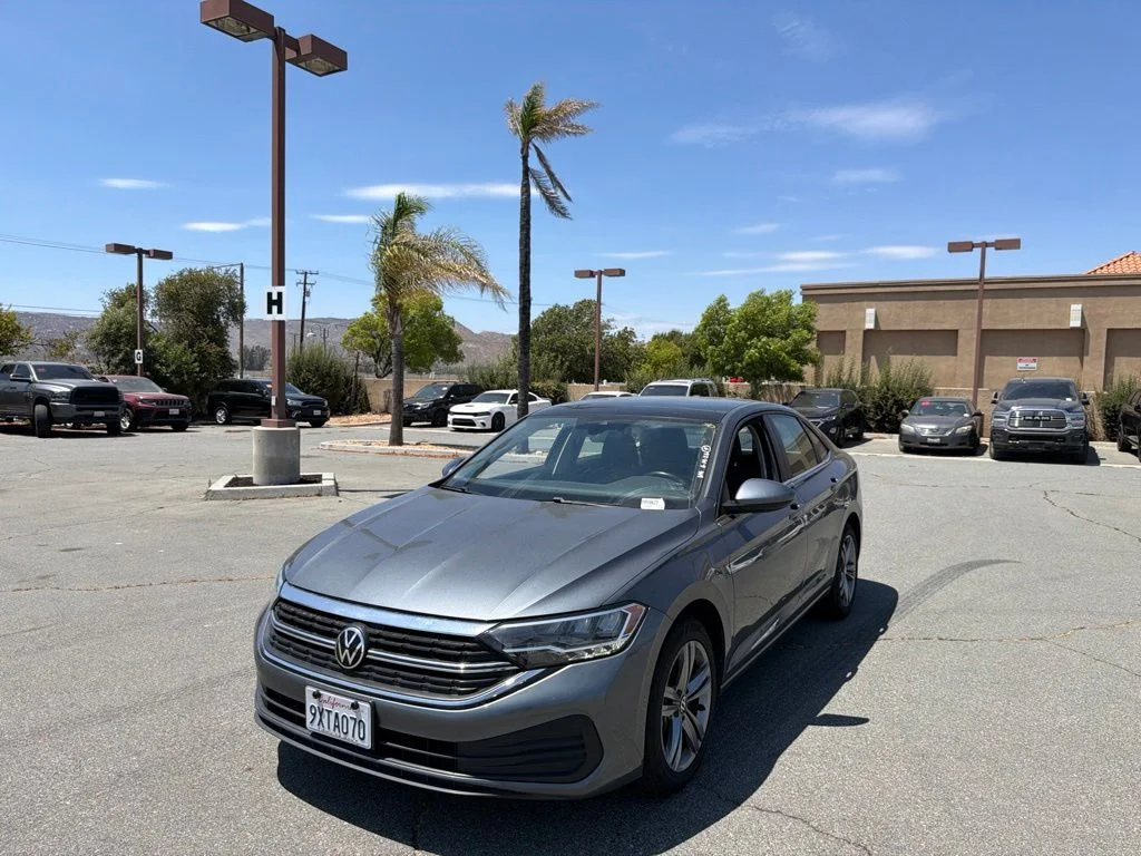 Used 2024 Gray Volkswagen 1.5T SE image 4
