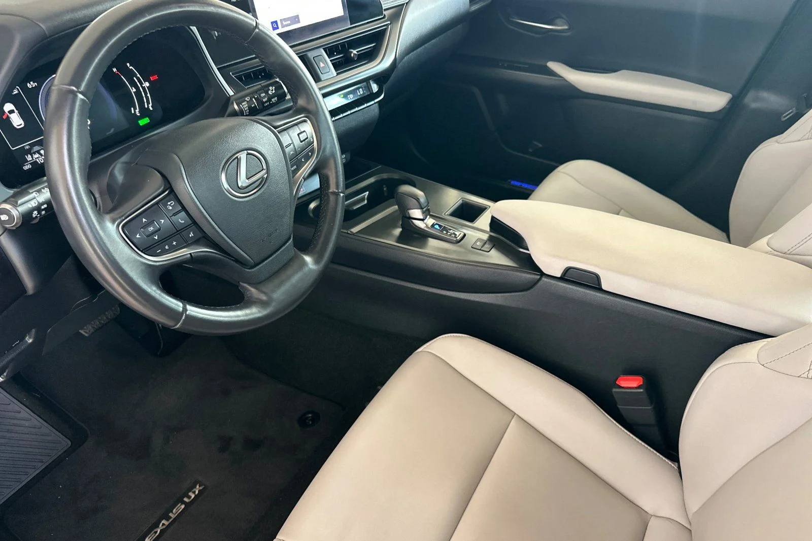 Certified Used 2025 White Pearl Lexus 300h image 7