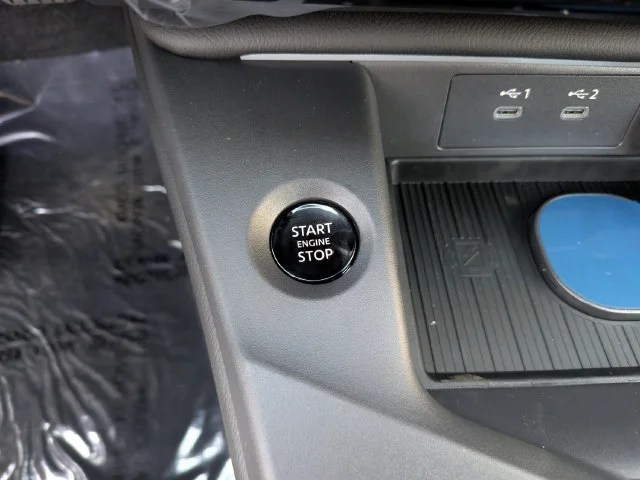 New 2027 Atlantic Gray Metallic / Super Black Two-tone Nissan SR image 25