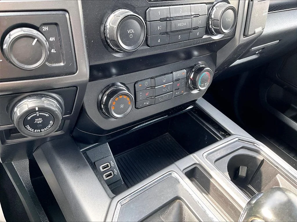 Used 2020 Gray Ford XLT image 32