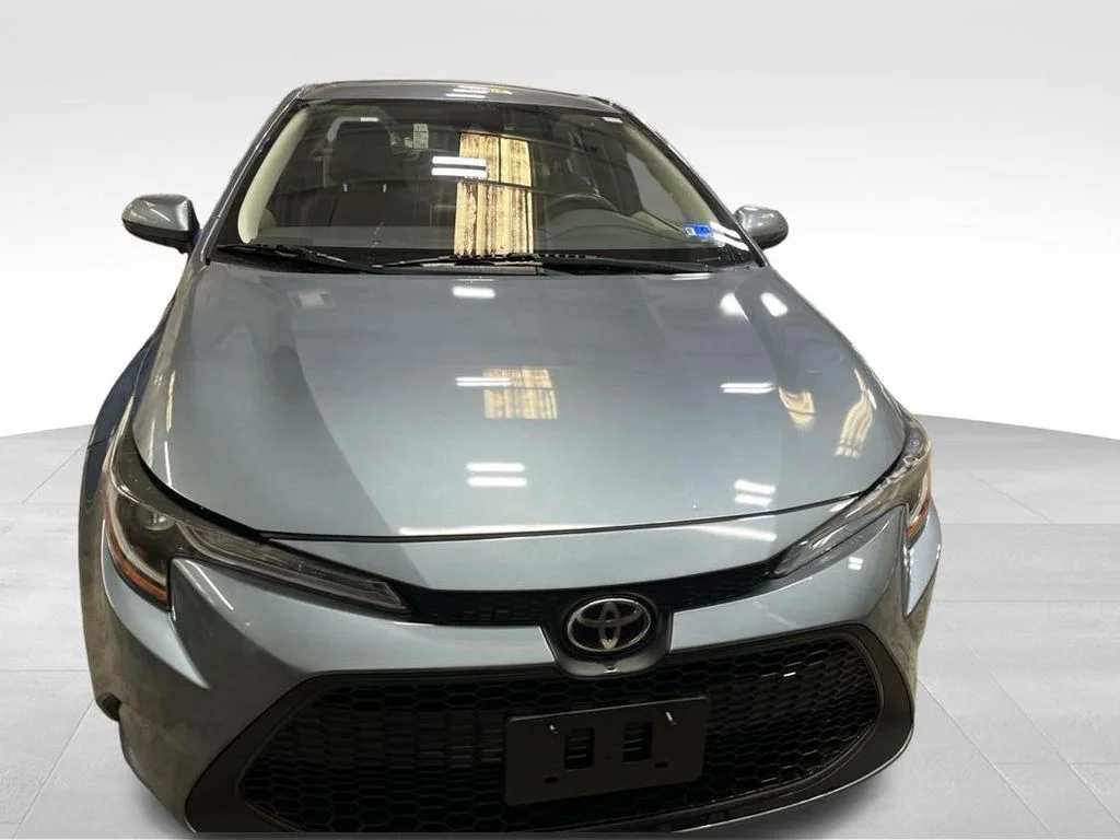Used 2021 Blue Toyota LE image 9