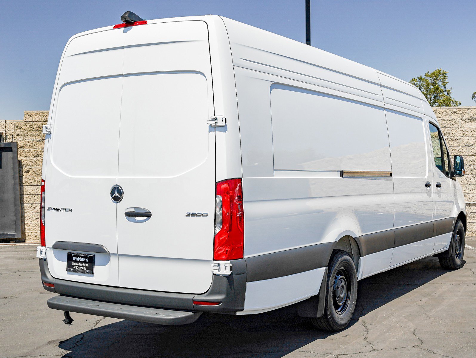 New 2026 Arctic White Mercedes-Benz 2500 High Roof I4 Diesel HO 170 Extended RWD image 6