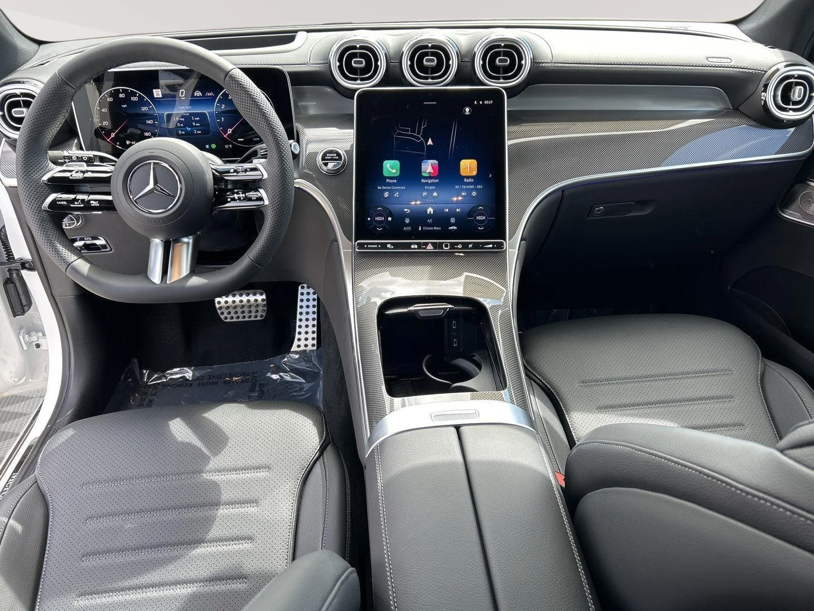 New 2026 Polar White Mercedes-Benz GLC 300 image 15