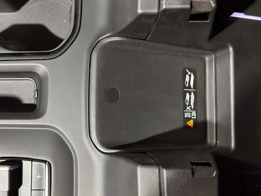Used 2023 Onyx Black GMC AT4 image 19