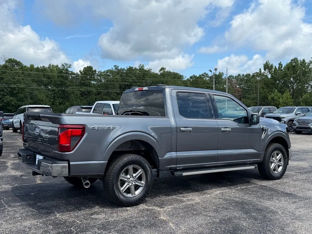 Used 2025 Gray Ford XLT image 13