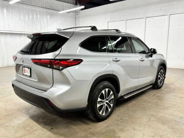 Used 2021 CELESTIAL SILVER Toyota  image 7