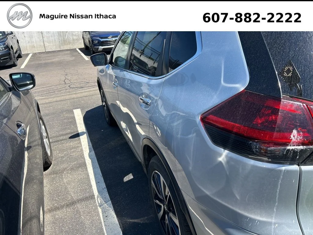 Used 2019 Silver Nissan SL image 6