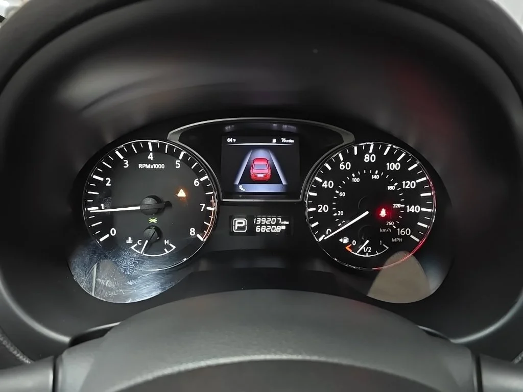 Used 2015 Red Nissan 3.5 SL image 22