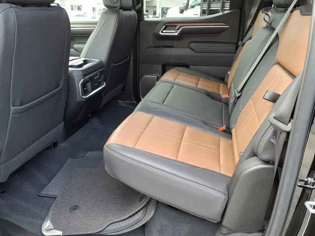 Used 2025 Black Chevrolet High Country image 11