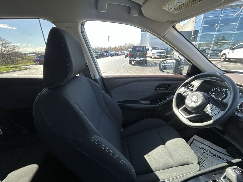 Used 2023 White Nissan S image 10