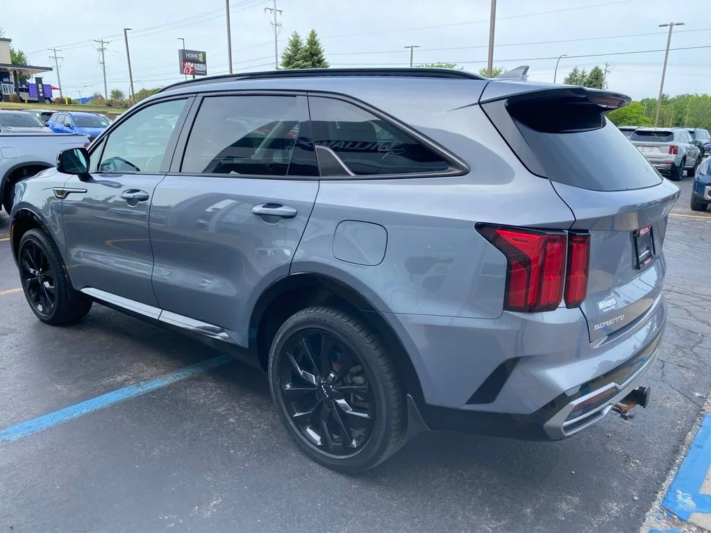 Used 2023 Silver Kia SX image 9