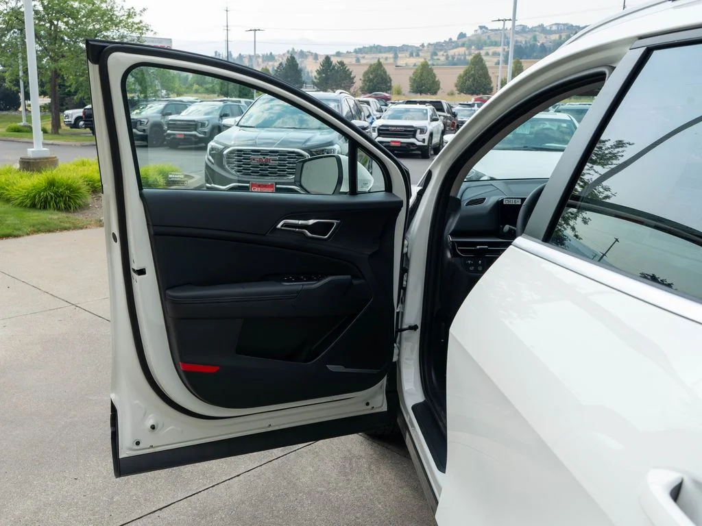 New 2026 Snow White Pearl Kia EX image 15