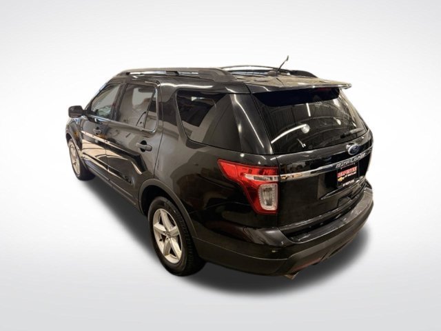 Used 2015 Red Ford Base image 5