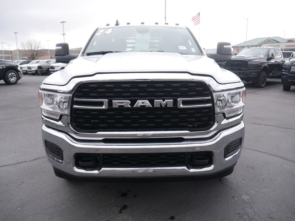 Used 2024 White Ram SLT image 3