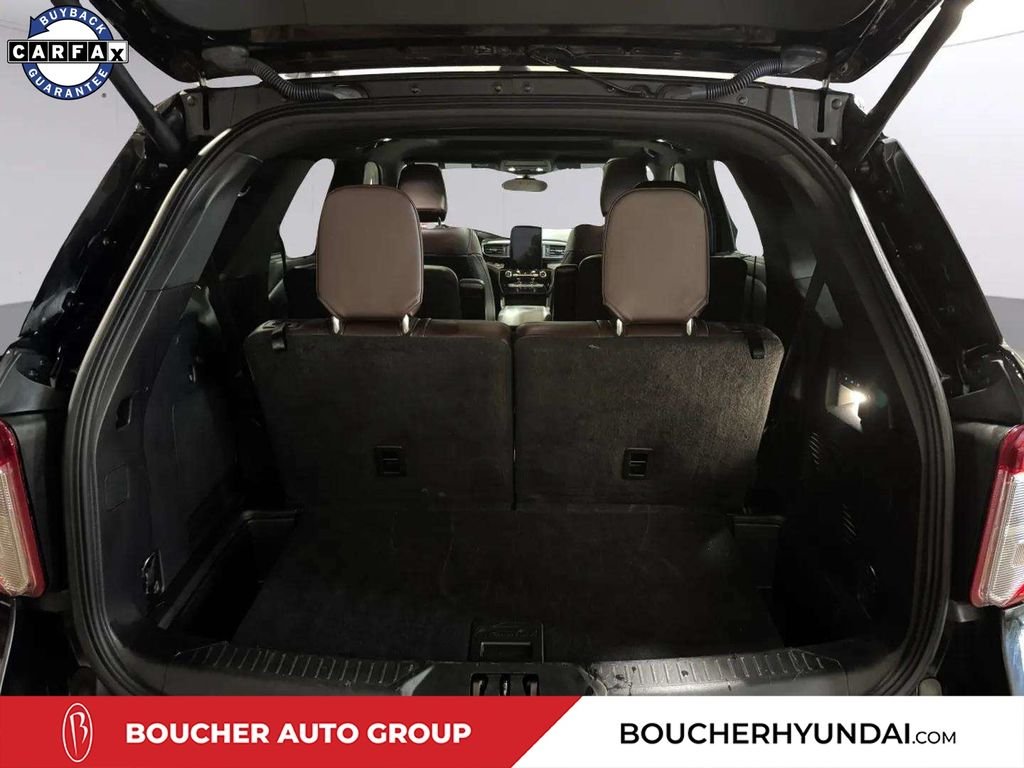 Used 2021 Black Metallic Ford Platinum image 31