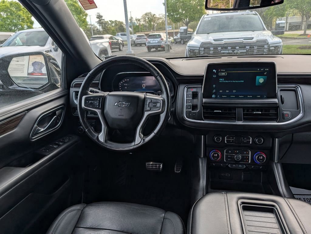 Used 2022 Black Chevrolet Z71 image 11
