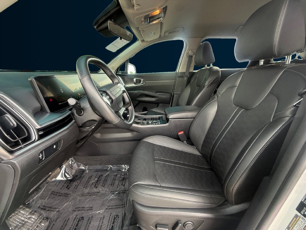 Used 2026 White Kia S image 10