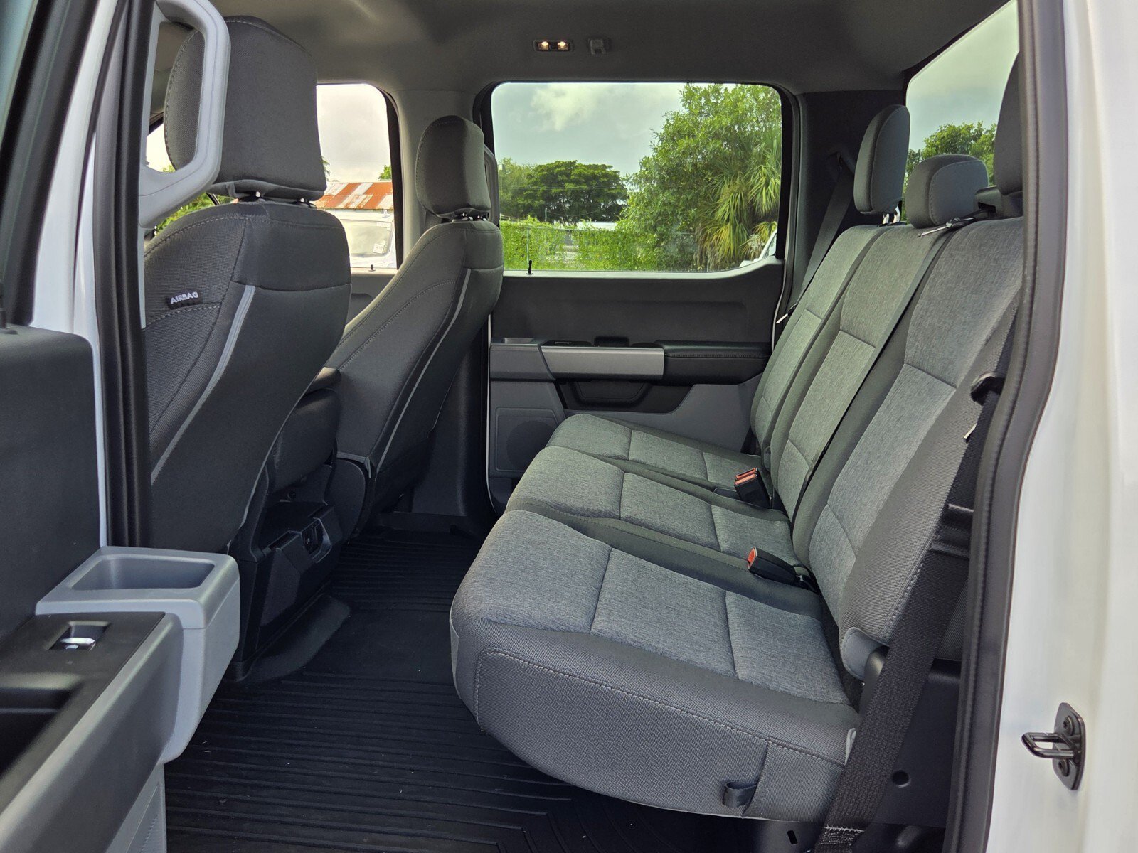 Used 2024 Oxford White Ford XL image 10