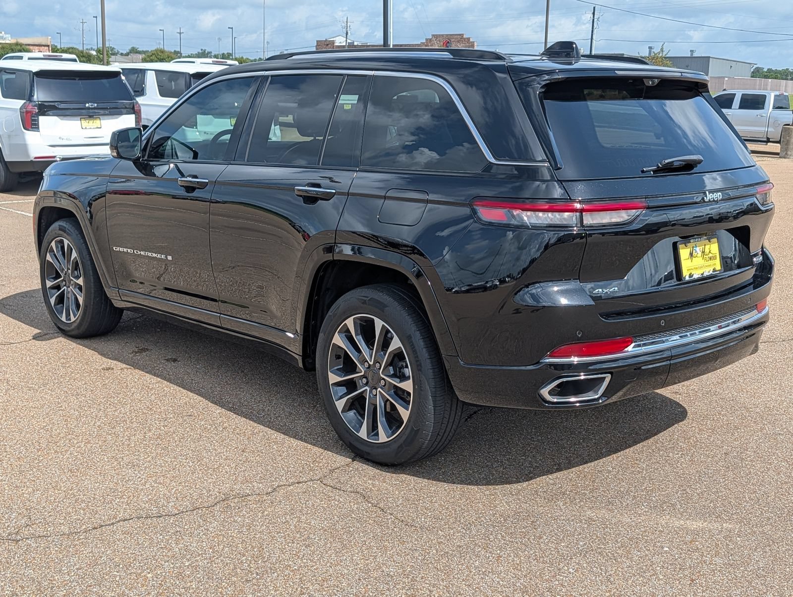 Used 2023 Black Jeep Overland 4x4 image 3