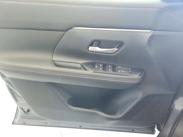 2026 Nissan KICKS SR - Photo 30