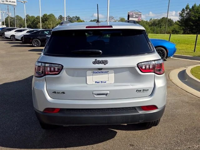 Used 2026 Silver Jeep Latitude image 13