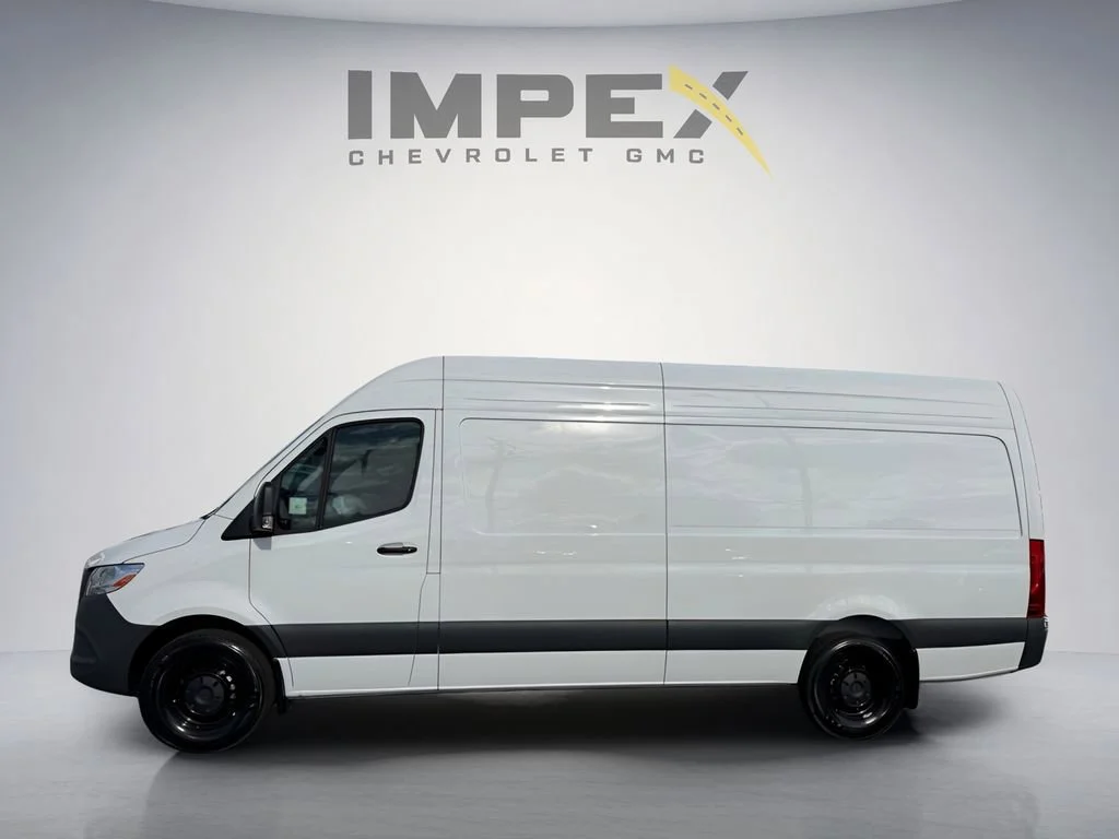 Used 2025 White Mercedes-Benz  image 2