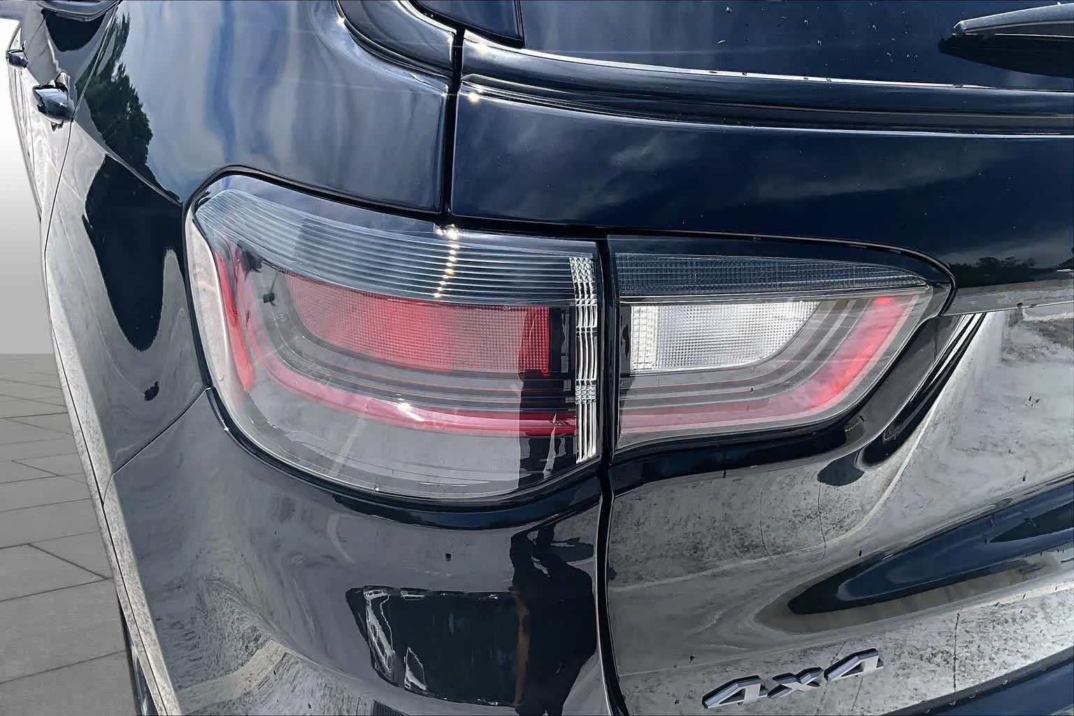 Used 2024 Diamond Black Crystal Pearlcoat Jeep Limited image 54