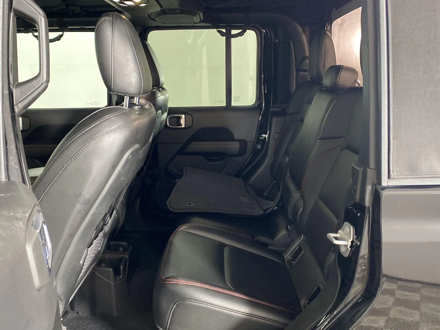 Used 2022 Black Clearcoat Jeep Rubicon image 14