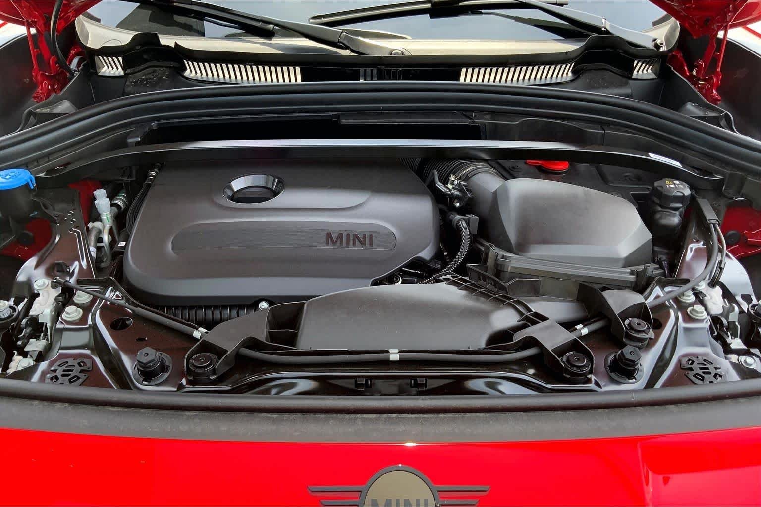 New 2027 Chili Red II MINI Iconic image 16