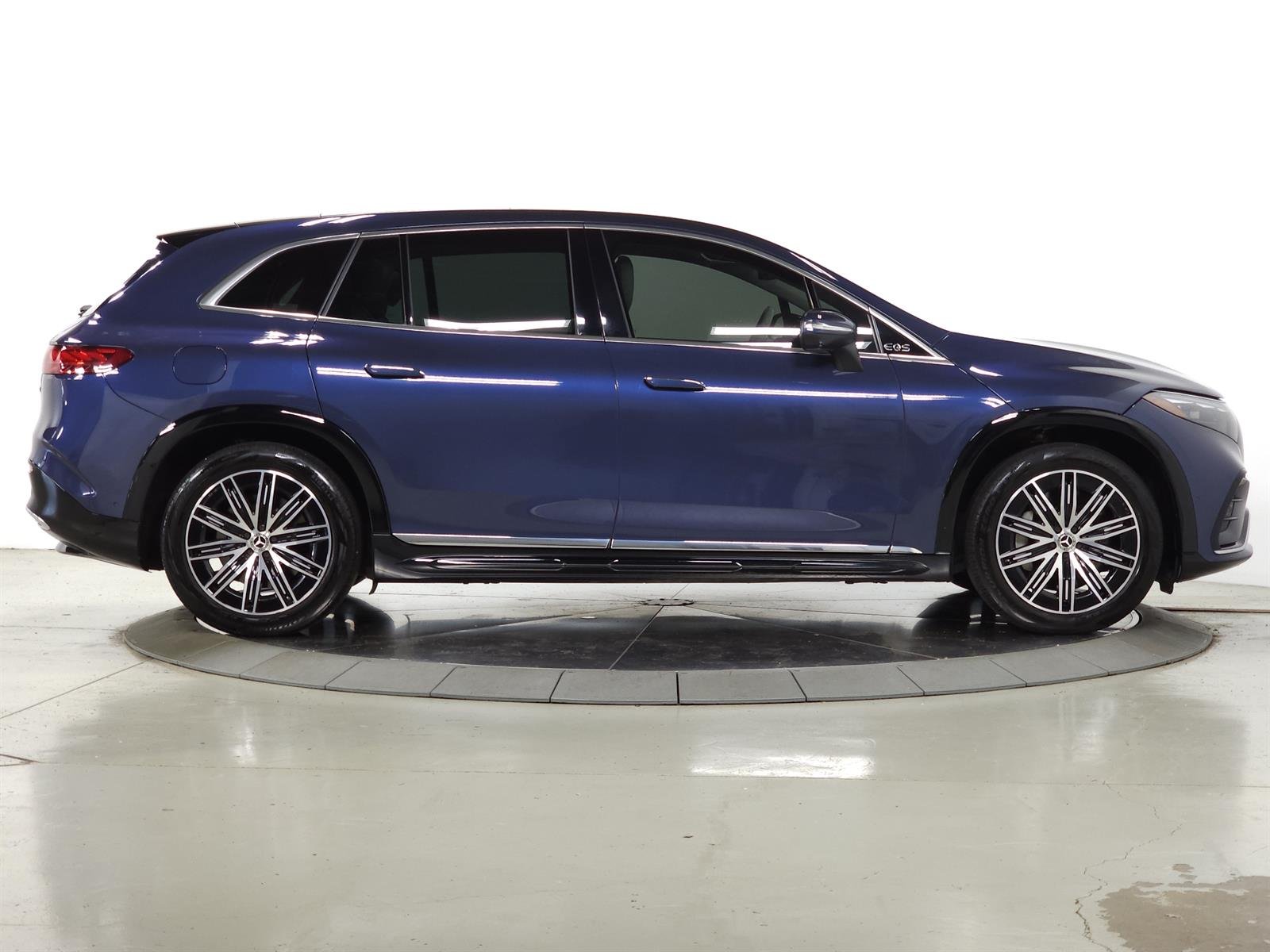 Used 2023 Blue Mercedes-Benz EQS 450 4MATIC® image 12