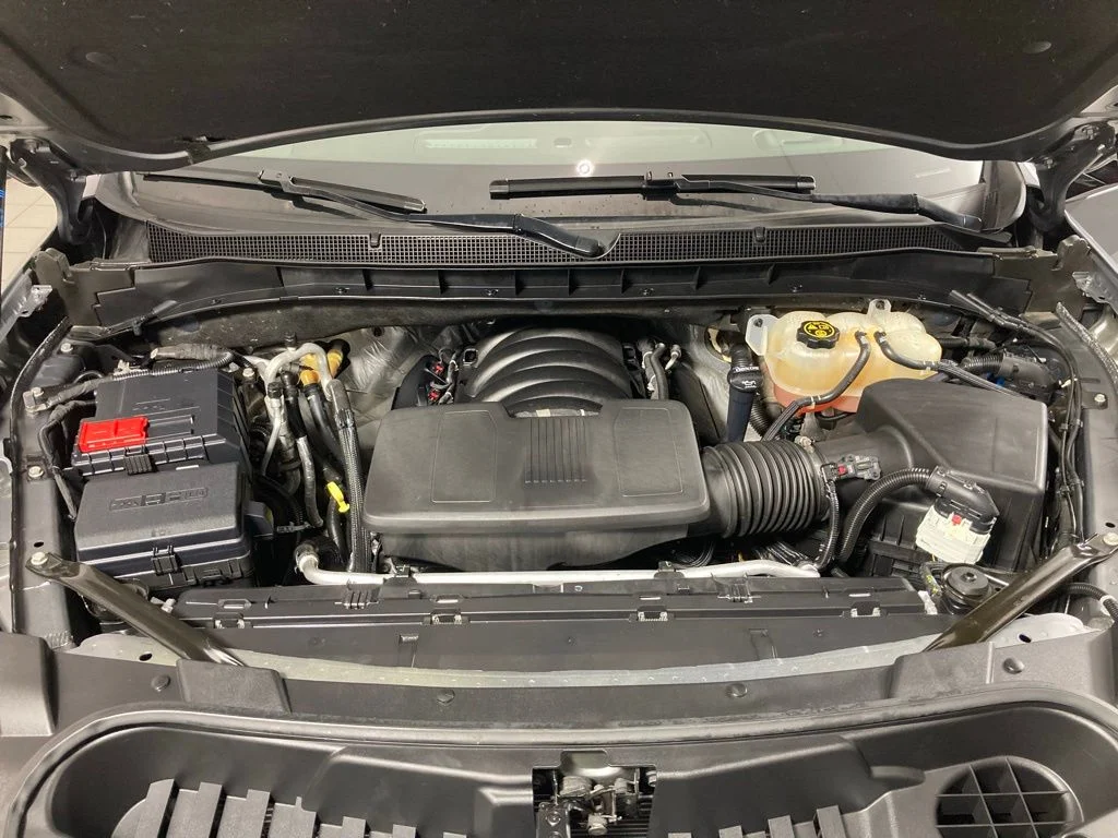 Used 2022 Gray Chevrolet Z71 image 29