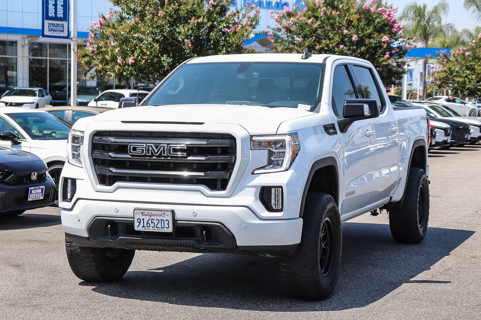 Used 2021 Summit White GMC Elevation image 3