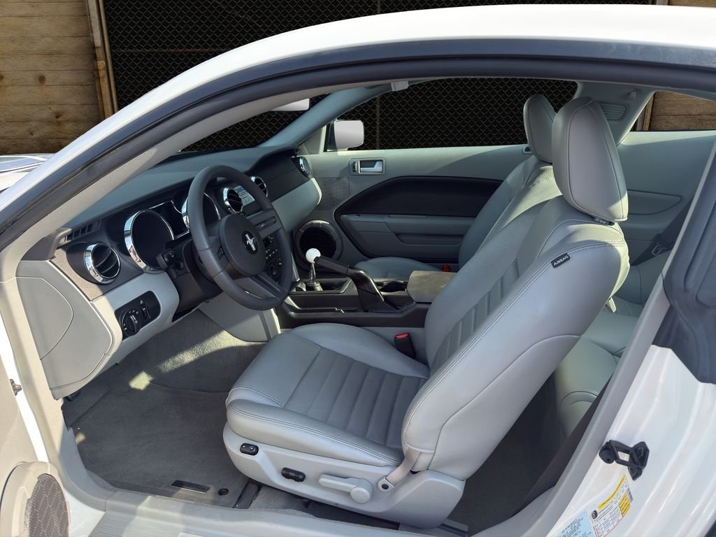 Used 2007 White Ford GT image 4