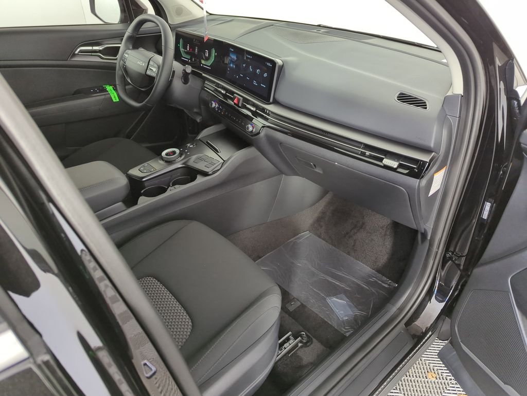 New 2026 Fusion Black Kia LX image 34