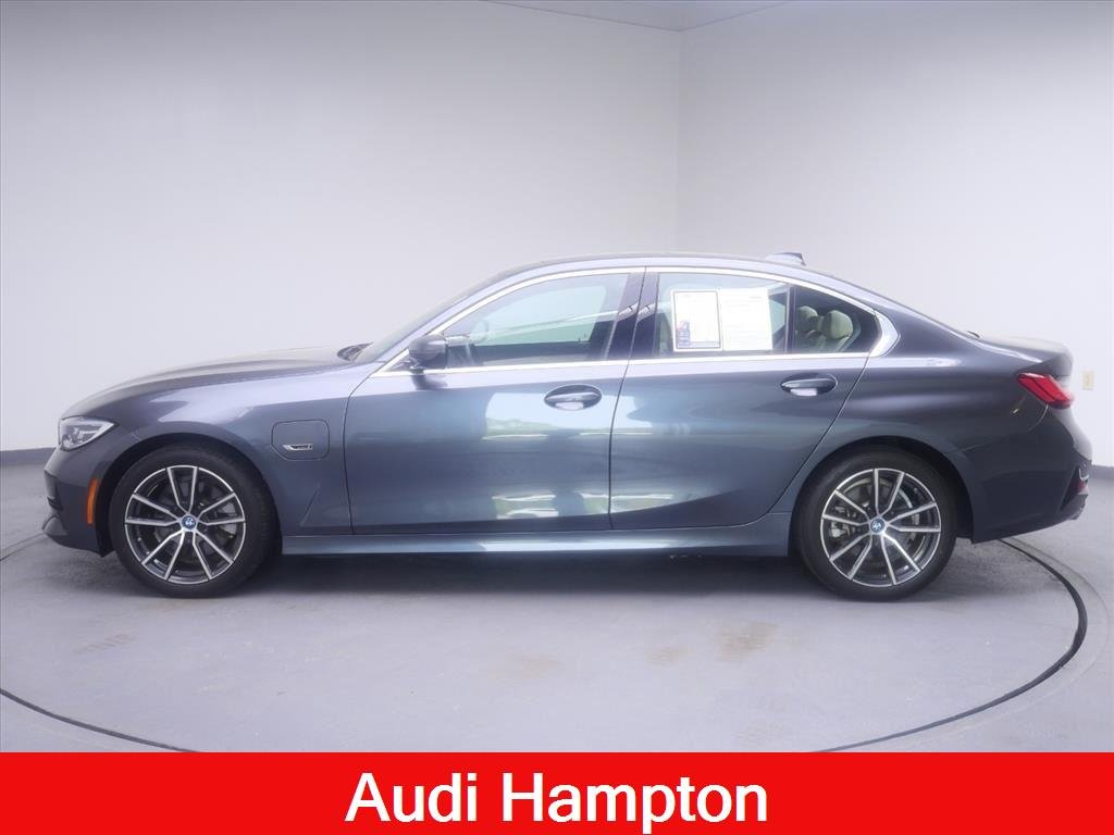 Used 2022 Mineral Grey Metallic BMW 330e xDrive image 13