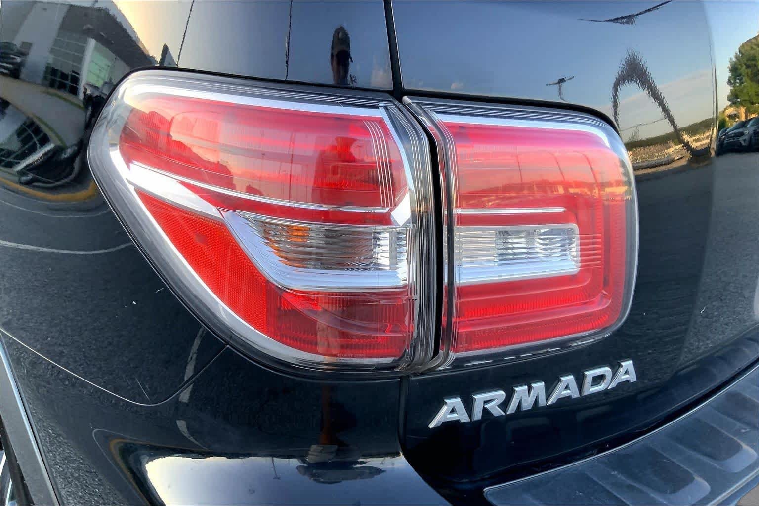 Used 2019 Super Black Nissan SL image 26