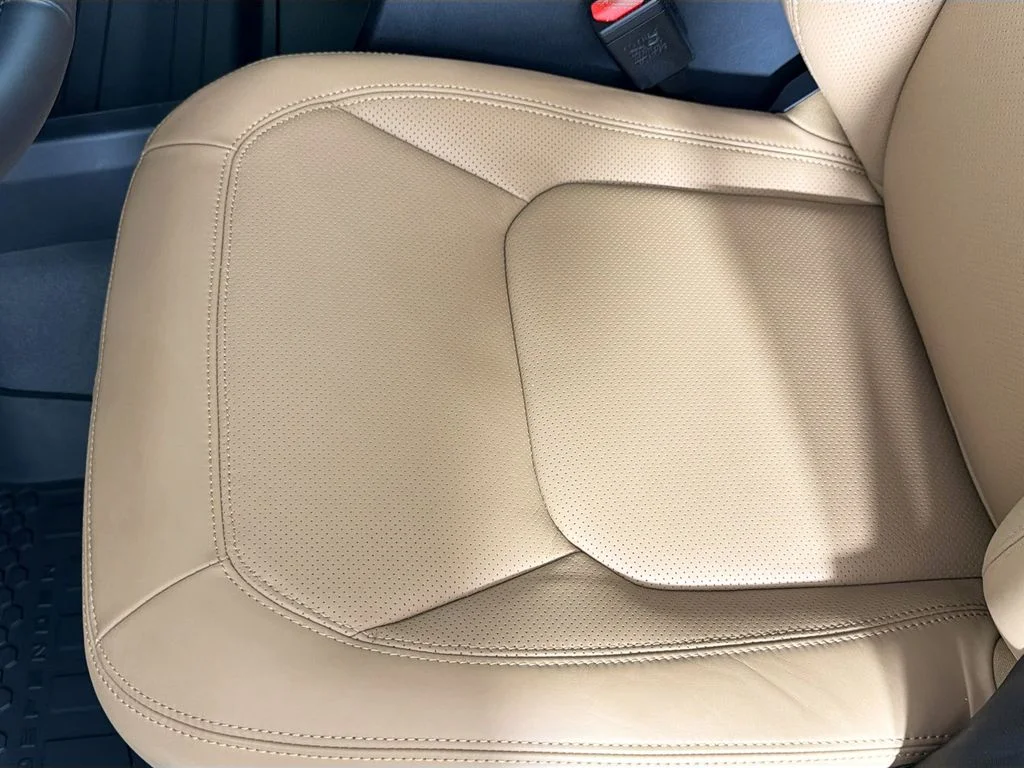 New 2026 Fuji White Land Rover X-Dynamic SE image 20
