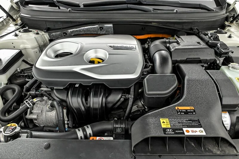 Used 2019 Hyper White Hyundai Limited image 12